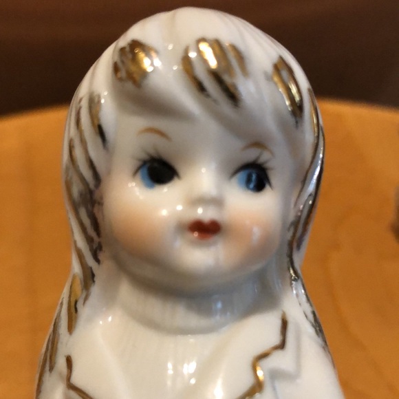 Ceramic Figurine Winter Wonder Girl 5" - Picture 6 of 8